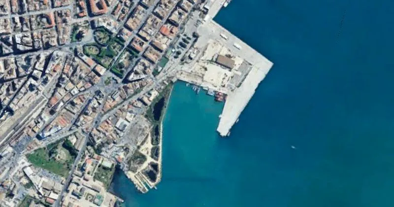 Siracusa, un progetto per la stazione marittima, cerniera tra tessuto urbano e waterfront