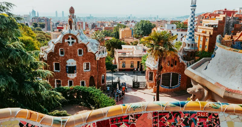 Antoni Gaudí, l'eredità di un secolo tra architettura, arte e simbolo