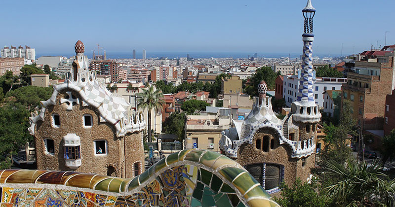 10 facciate cieche di Barcellona cercano un'identità