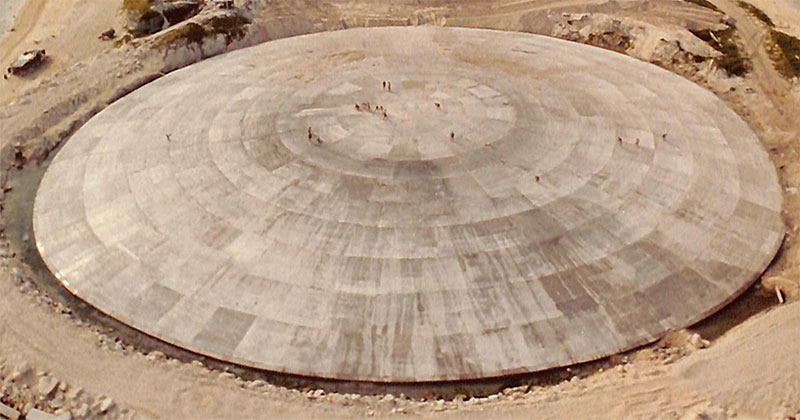 Un'architettura commemorativa "muta" in un ex sito di test nucleari