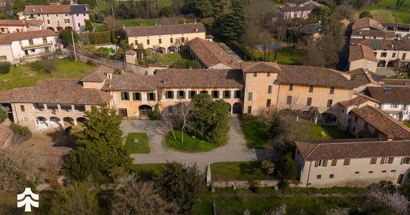 Architettura come cura: una casa di riposo in una villa storica lombarda