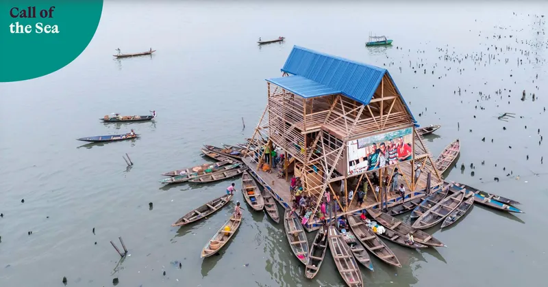 Strutture ricettive a contatto con il mare nel villaggio Torsiaje, Indonesia