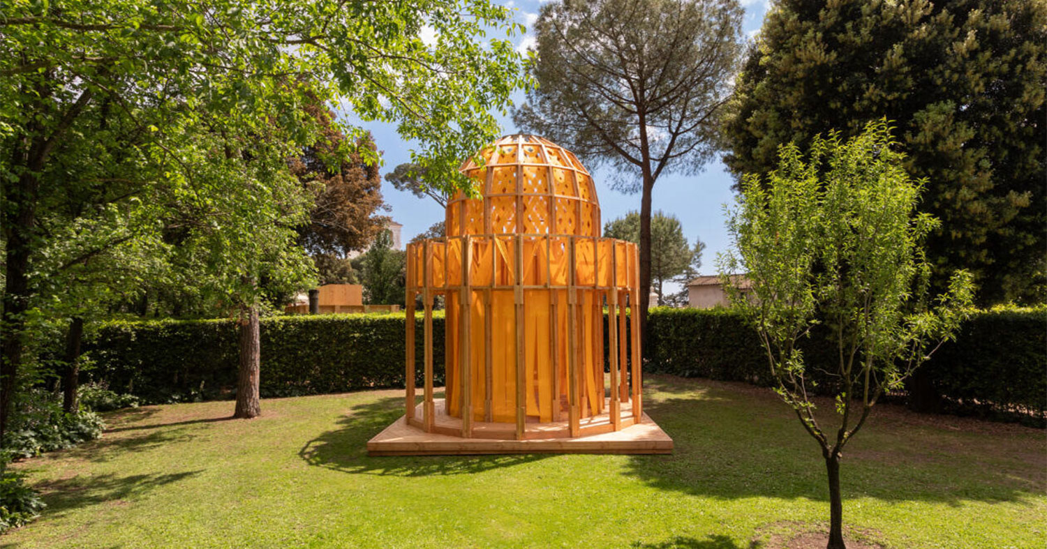 Festival des Cabanes 2024, l'abitare - a Villa Medici - ha la forma di "capanna" immersa nella natura