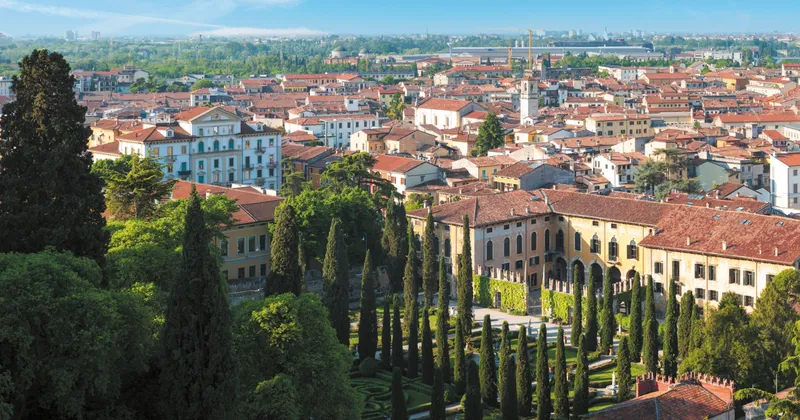 Interno Verde 2026. Tre weekend per scoprire 100 giardini segreti a Piacenza, Verona e Ferrara