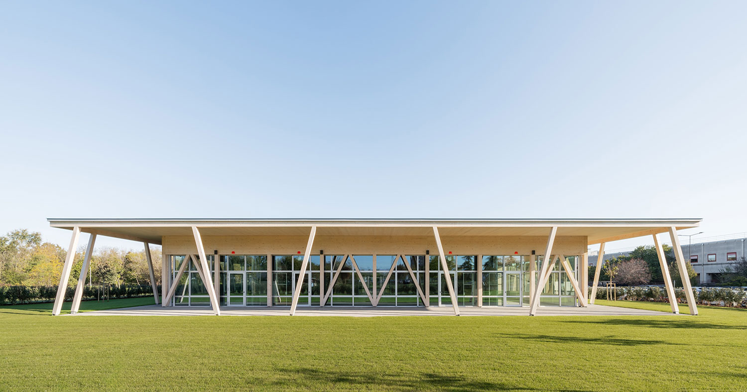 Parma, simmetria e incastri perfetti nella scuola inclusiva di Enrico Molteni Architecture