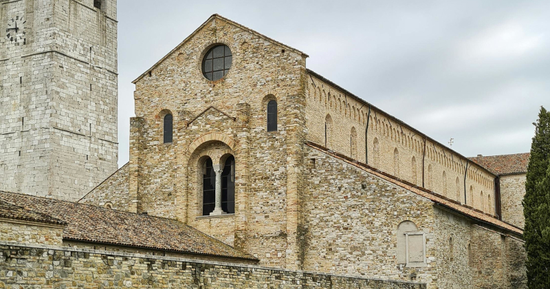 Basilica di Aquileia, l'Anac bacchetta la soprintendenza: divisione artificiosa e affidamenti diretti per evitare la gara