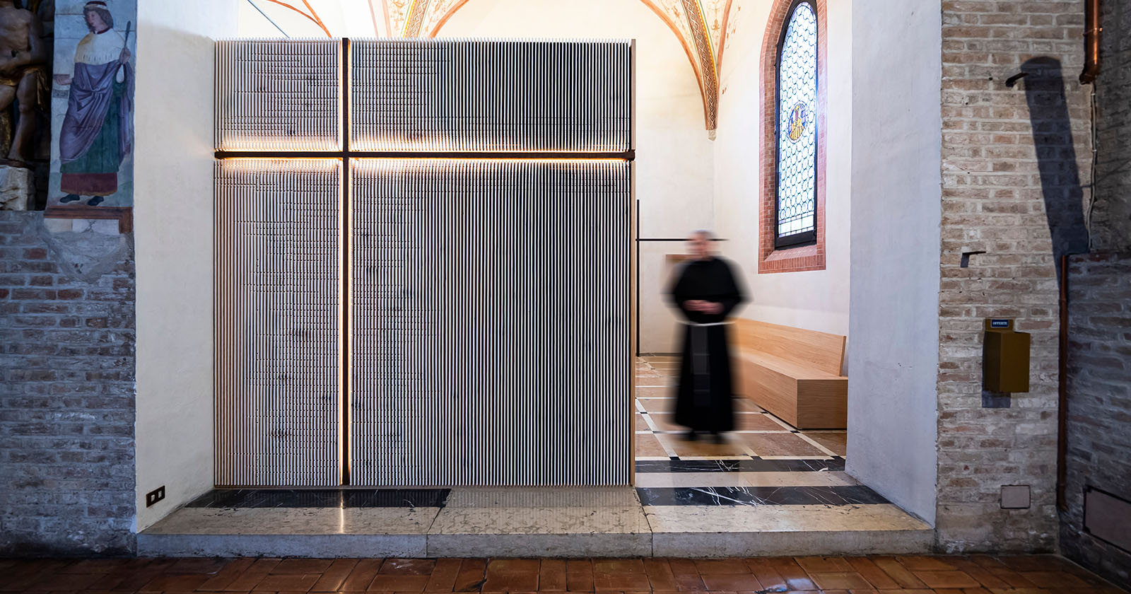 Dove l'architettura sussurra il perdono: la nuova cappella della riconciliazione nella Chiesa di San Francesco a Treviso