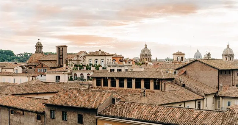 Fotovoltaico, anche nei centri storici è illegittimo il no della soprintendenza se motivato dal solo impatto visivo