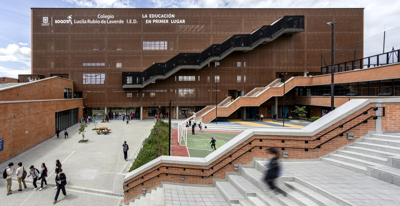 Colombia: Colegio Lucila Rubio de Laverde - Nomena Arquitectos, aRE - Arquitectura en Estudio