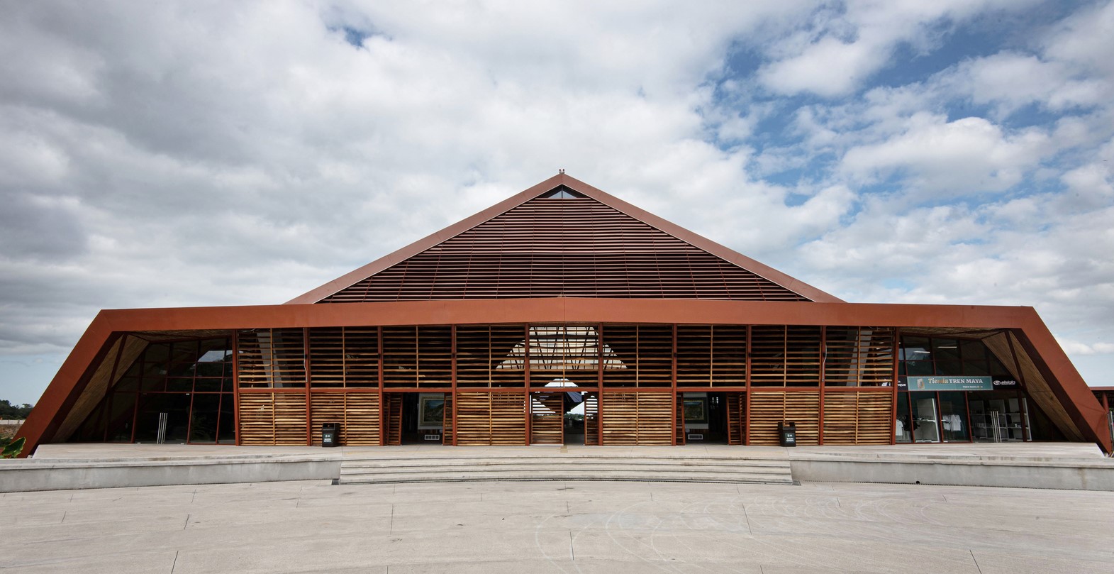 México: Estación Palenque Tren Maya - DAFdf arquitectura y urbanismo