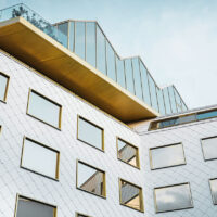 The Rock Radisson Red Hotel Vienna: le Scaglie Prefa ne definiscono il nuovo volume